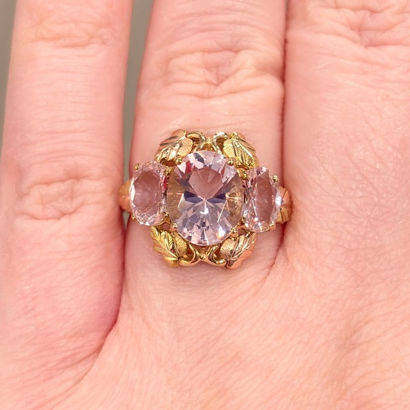 Black Hills Gold Pink Ice Ring: 10K solid yellow gold Size 7.25 - Picture 6 of 12